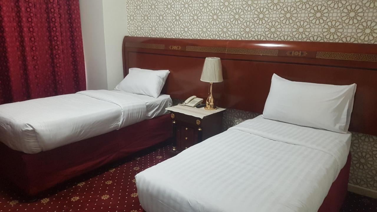 Karam Taibah Almasi Hotell Medina Exteriör bild